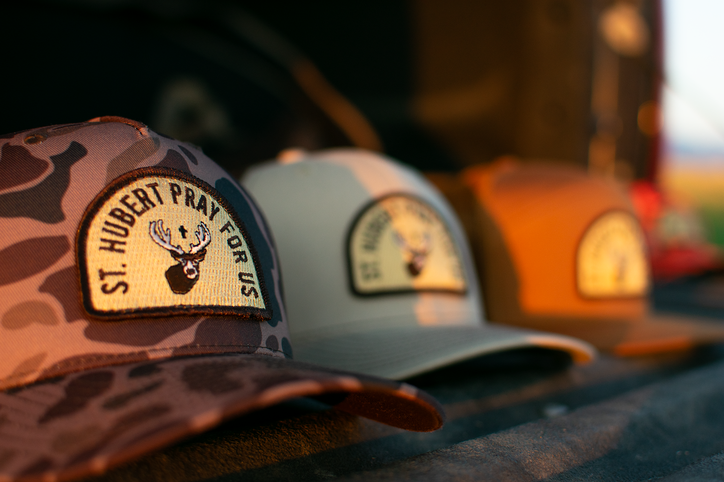 ST. HUBERT Trucker