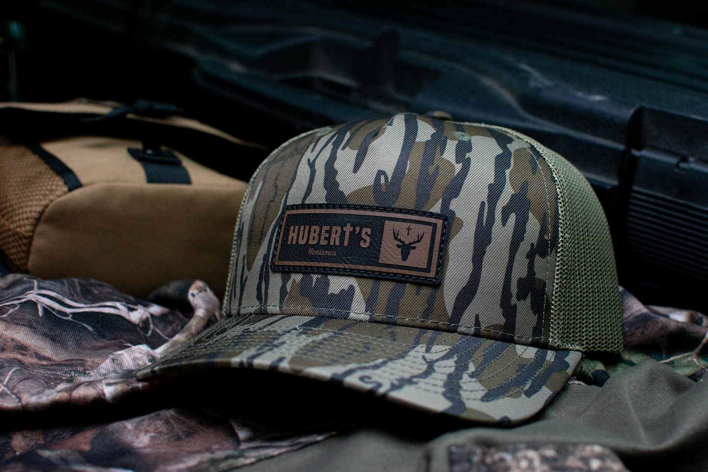 ST. HUBERT'S HUNTSMEN Trucker - Deer