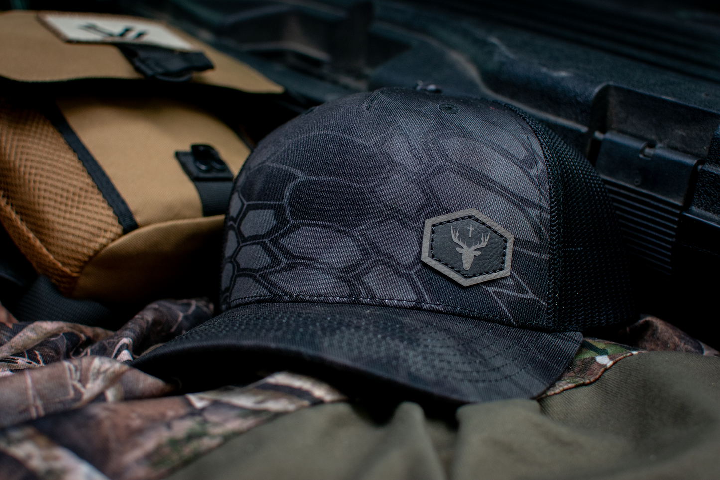 ST. HUBERT Trucker - Kryptek